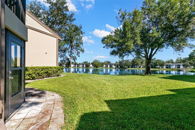 Building Photo - 237 Woodlake Wynde