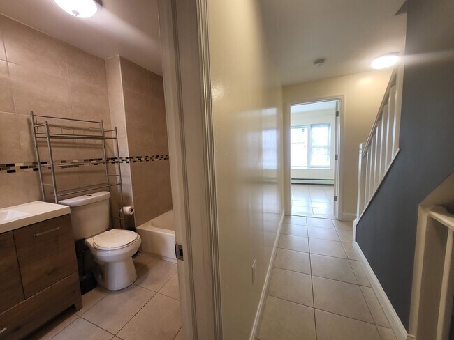 Building Photo - House for rent