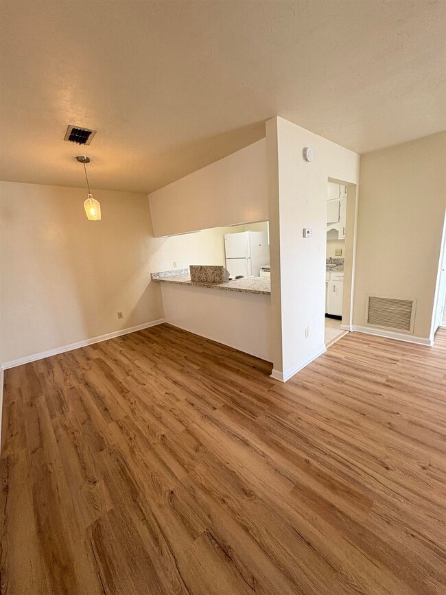 Building Photo - 3687 Donovan Dr