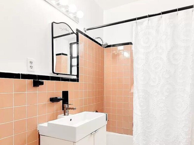 Building Photo - 30-83 Crescent Street