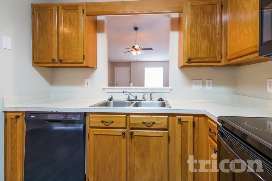 Building Photo - 409 Kayak Ct