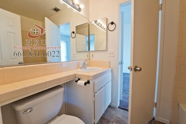 Building Photo - SW- condo 2bed-1.bath