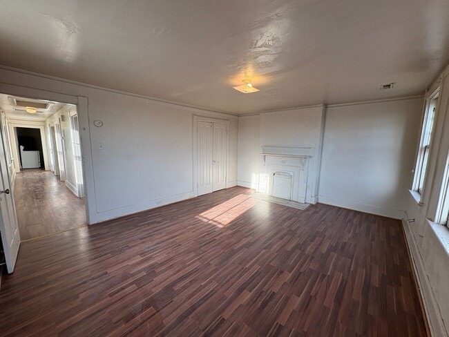 Building Photo - Two bedroom in Lynchburg! Located on the bus line!