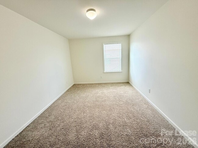 Building Photo - 4909 Grace View Dr