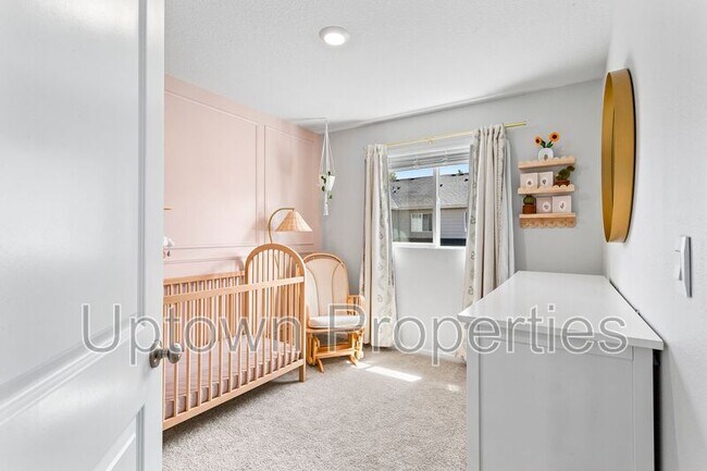 Building Photo - 876 N 18th Ave