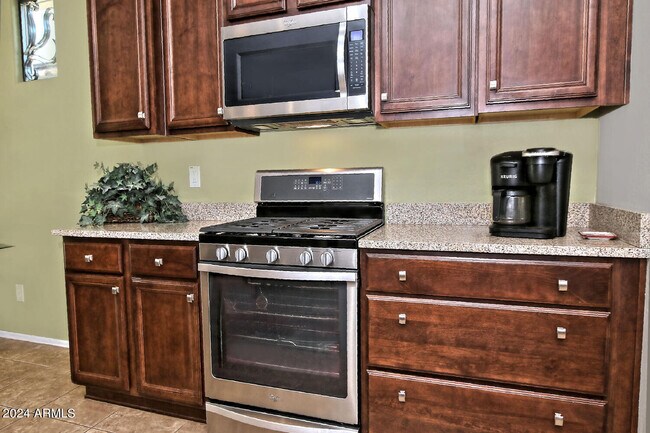 Building Photo - 4394 N Hummingbird Dr