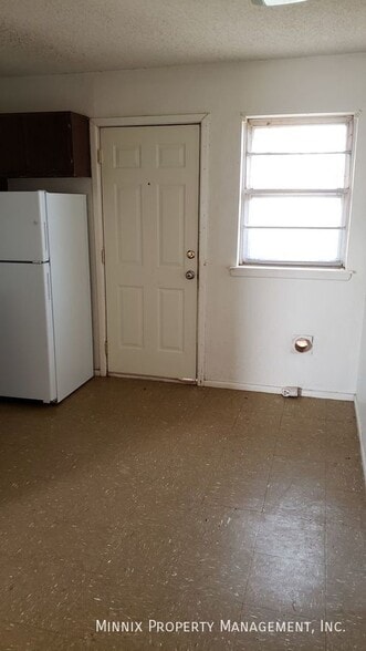 Building Photo - 619 S Crosby St