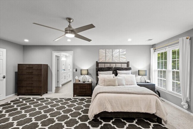 Building Photo - 9004 W 148th St