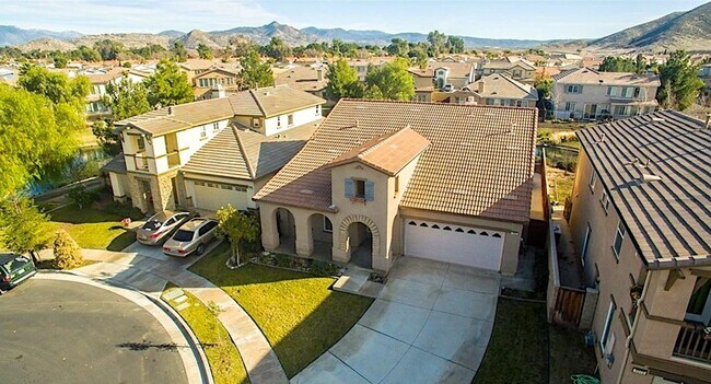 Building Photo - 4BD 3.5BA Waterfront Home on Cul-De-Sac in...