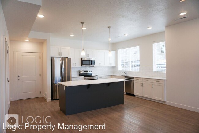 Building Photo - 3 br, 2.5 bath House - 5488 W Ace Court