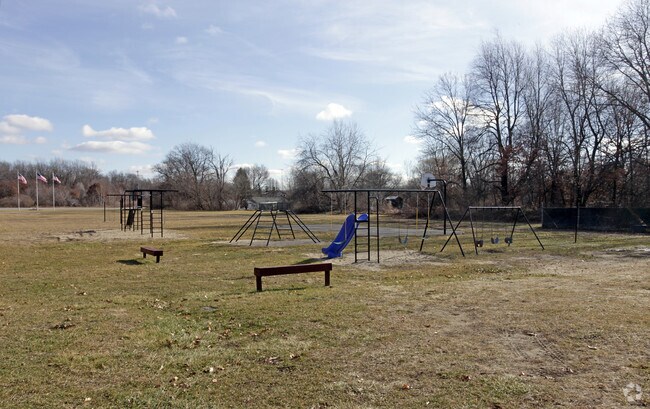 Building Photo - Groveland Manor