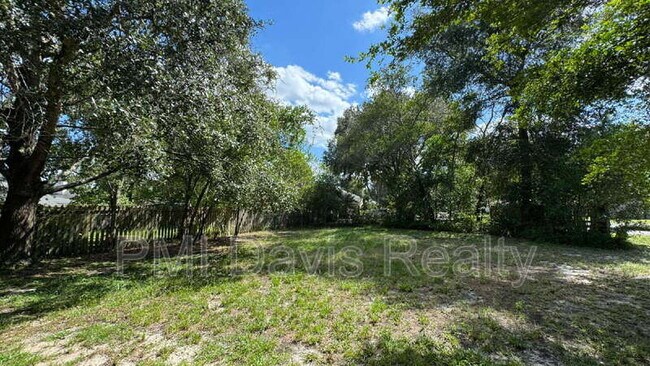 Building Photo - 9092 Camshire Dr