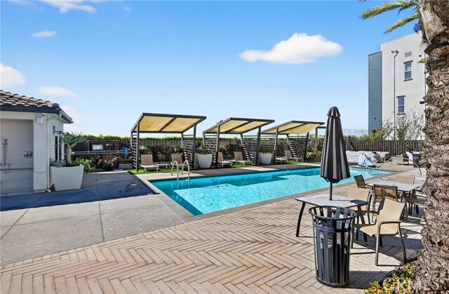 Building Photo - 1015 Somerton Dr