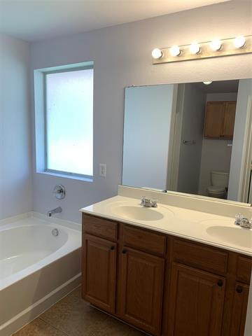 Building Photo - 9216 White Swan Pl