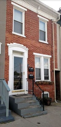 Building Photo - 1 Bedroom 1 bath 1st floor Apartment - Yor...