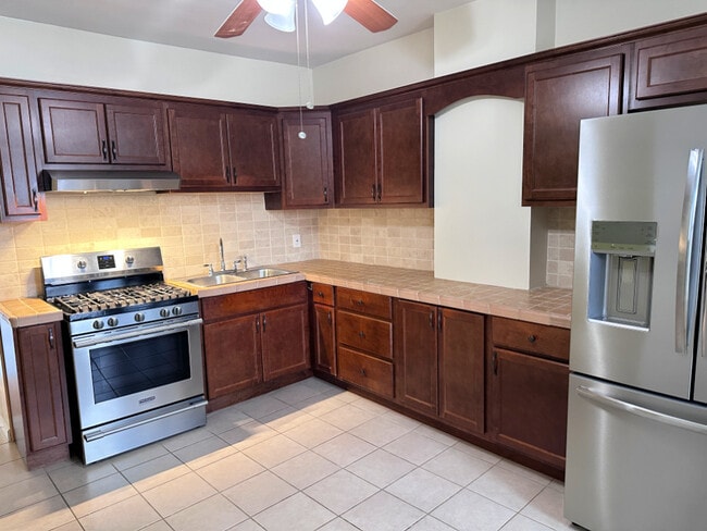 Building Photo - 4453 N Kilbourn Ave