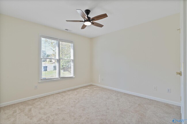 Building Photo - 231 Jarrett Ln