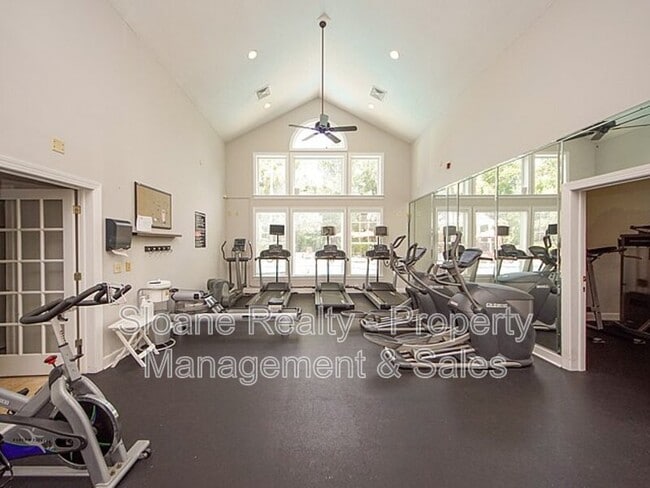 Building Photo - 45 Sycamore Ave