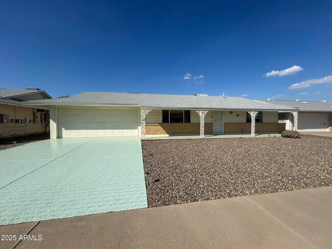 Building Photo - 10344 W Salem Dr