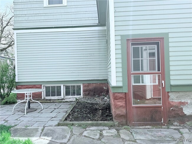 Building Photo - 10 Jewett Ave