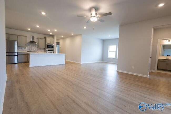 Building Photo - 143 Sager Cir