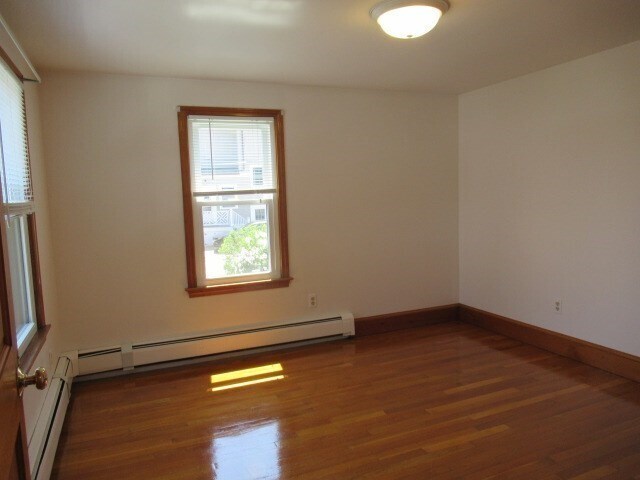 Building Photo - 43 Pleasant St