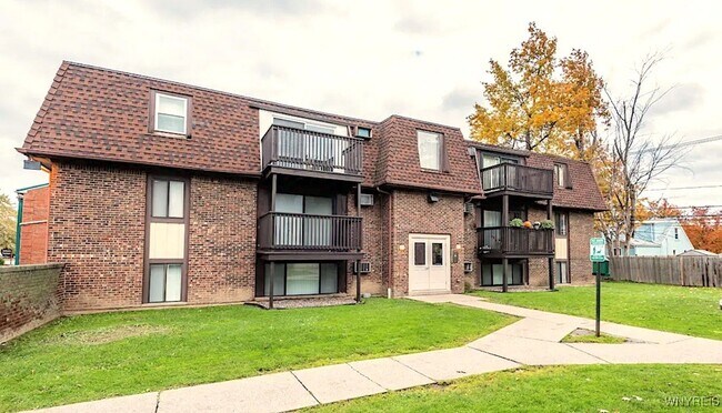 Primary Photo - 7 Sheridan Dr