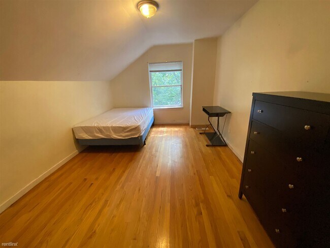 Building Photo - 5 br, 2 bath House - 314 E Summit St