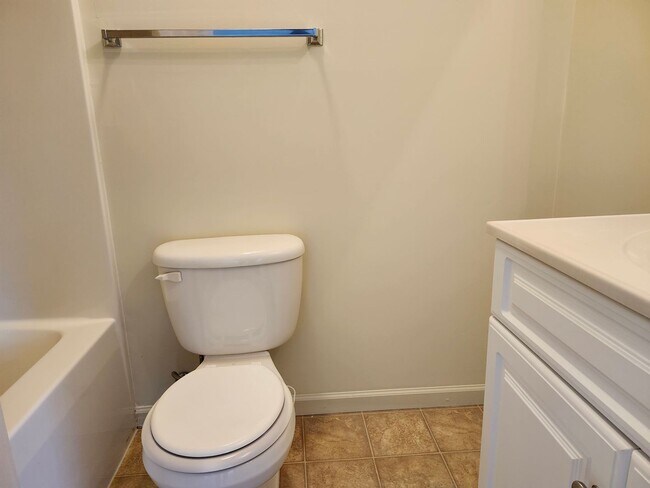 Building Photo - Harrisonburg Townhouse Available for Rent, Spacious 3 BR, 2.5 Baths