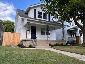 Building Photo - 466 Townsend Ave