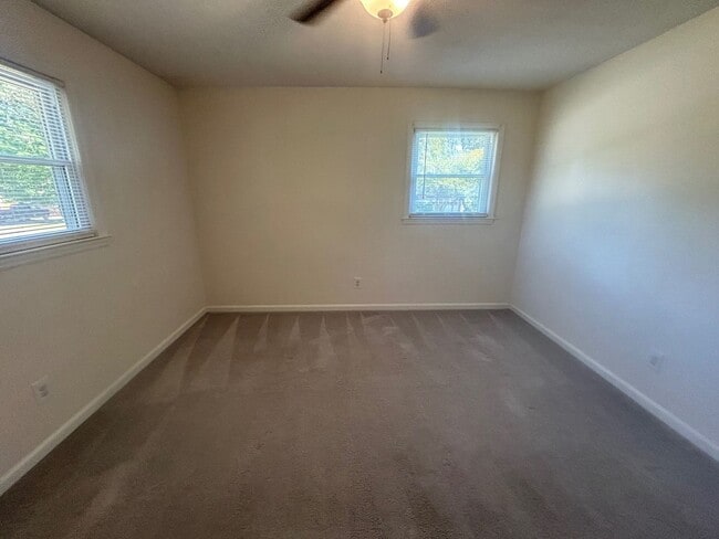 Building Photo - 1015 Walters Ln