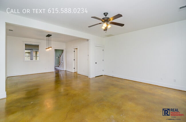 Building Photo - 1427 Winding Creek Dr