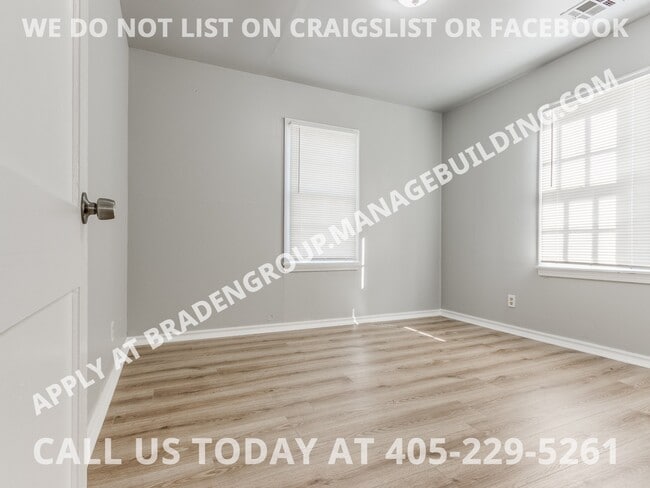 Building Photo - 4003 N Rockwell Ave