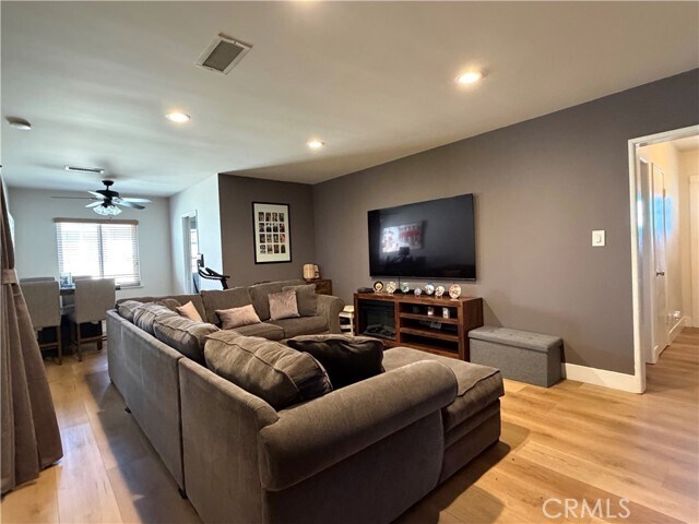 Building Photo - 9406 Rose Ave