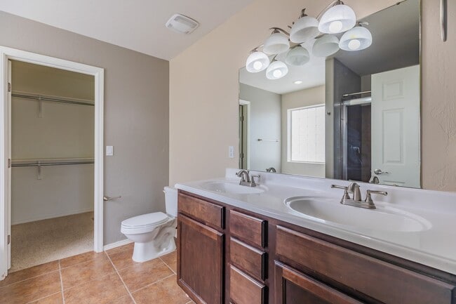 Building Photo - Beautiful Two Story House