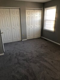 Building Photo - 2 bedrrom + basement Townhouse with Waterviews in Bristol. Large Private Backyard w Deck.