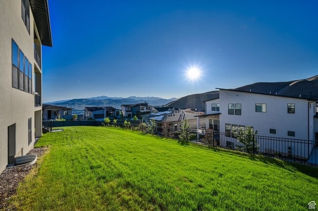 Building Photo - 1722 Oakridge Cir