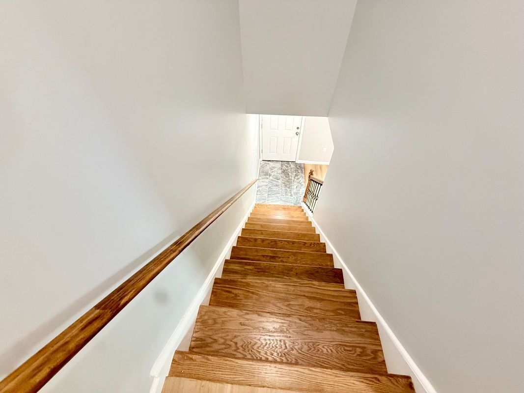 Building Photo - 13 Roosevelt Ave