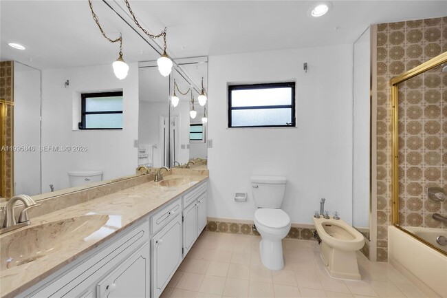 Building Photo - 1240 Ortega Ave