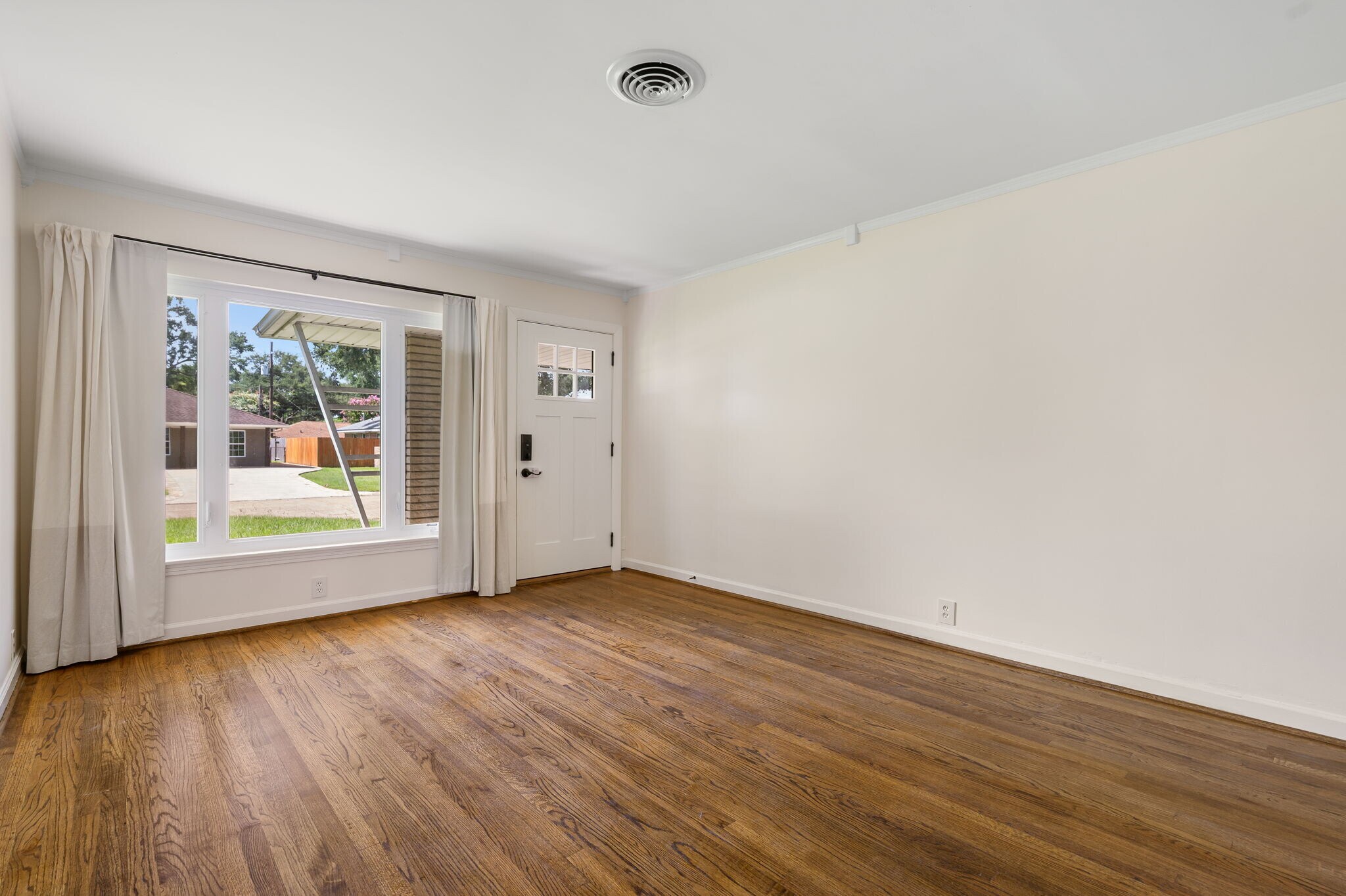 Building Photo - 2206 Stonecrest Dr