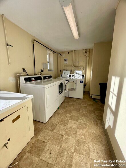 Building Photo - 4 Brattle Dr