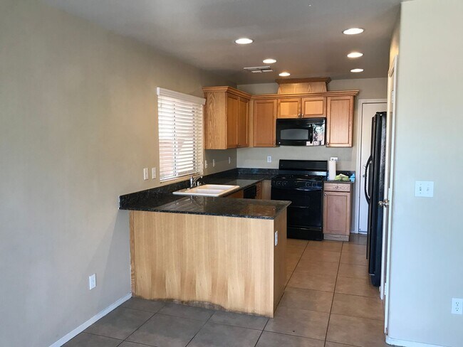 Building Photo - 3 bed/2.5 bath in Mountains Edge 89178