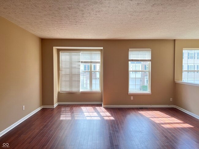 Building Photo - 3332 Decker Ridge Dr