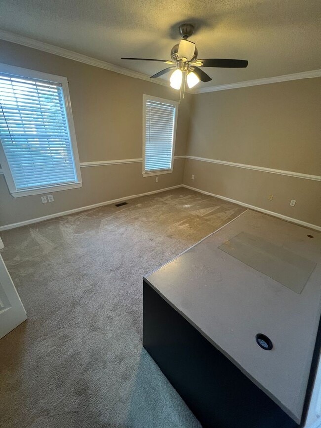 Building Photo - Bent Oaks Estates, 3 BD, 2.5 BA