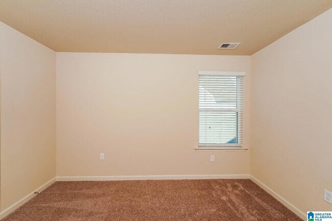 Building Photo - 514 Clover Cir