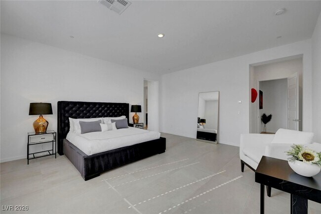 Building Photo - 10851 Mila Lndg Ave