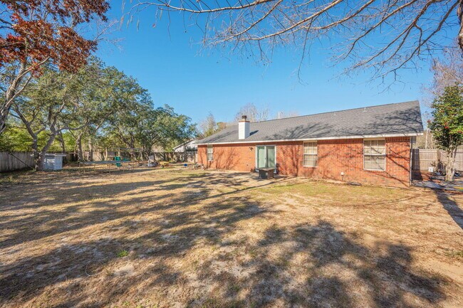 Building Photo - 2702 Beacon Ct