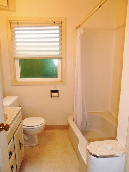 Building Photo - 1263 Tyler St