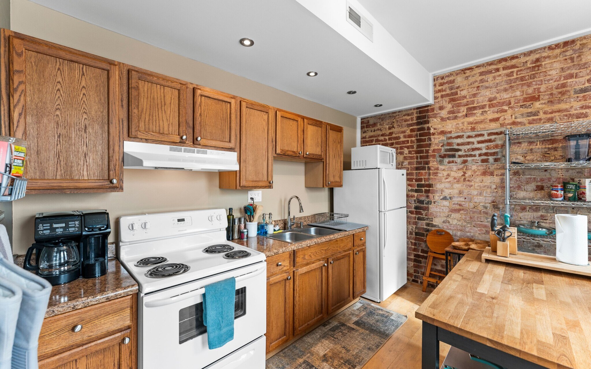 Building Photo - 3915 Saint Elmo Ave
