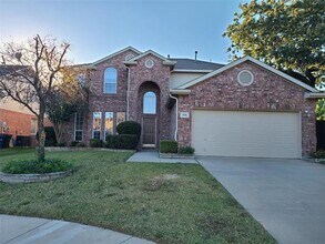 Building Photo - 1701 Peregrine Dr